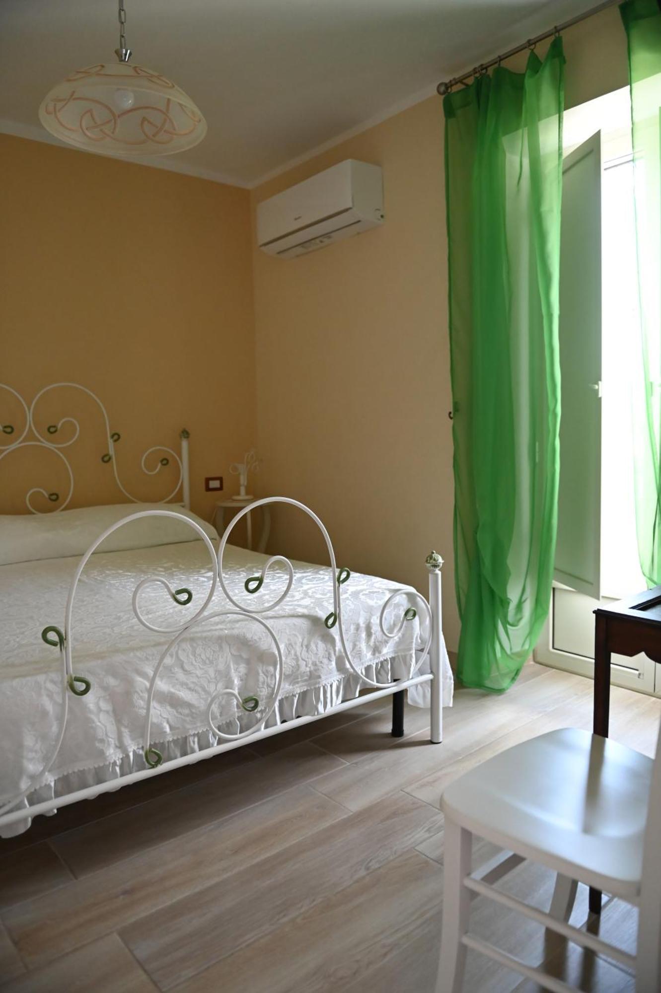 Mandevilla Home Caiazzo Ngoại thất bức ảnh